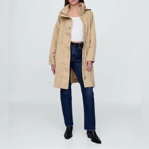 GAP Women's Classic Tan Trench Coat
